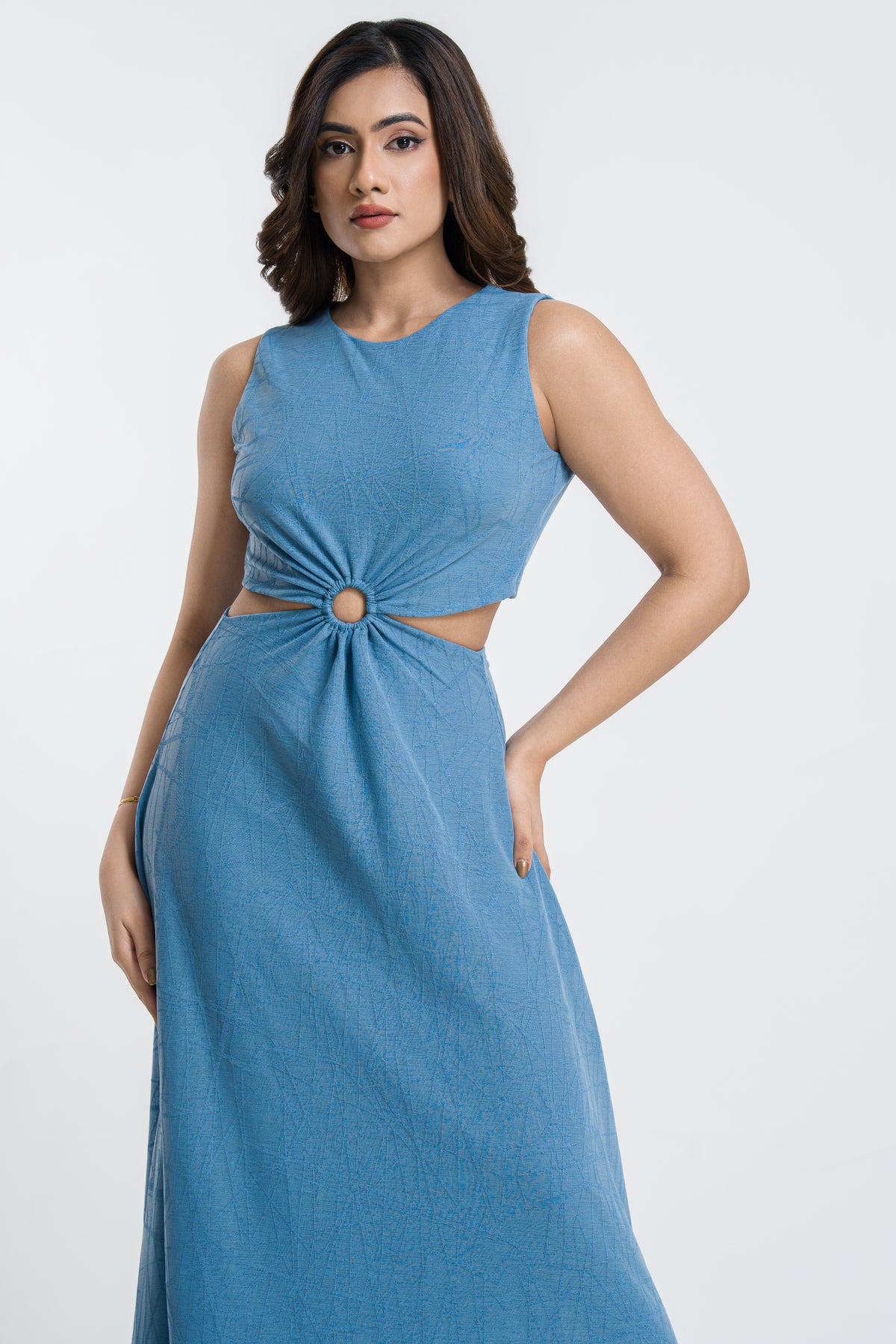 ROSIE -FRONT CUTOUT DRESS