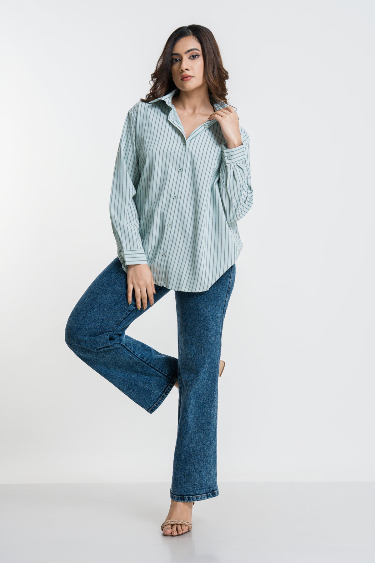 KAIA - OVERSIZED BUTTONED SHIRT