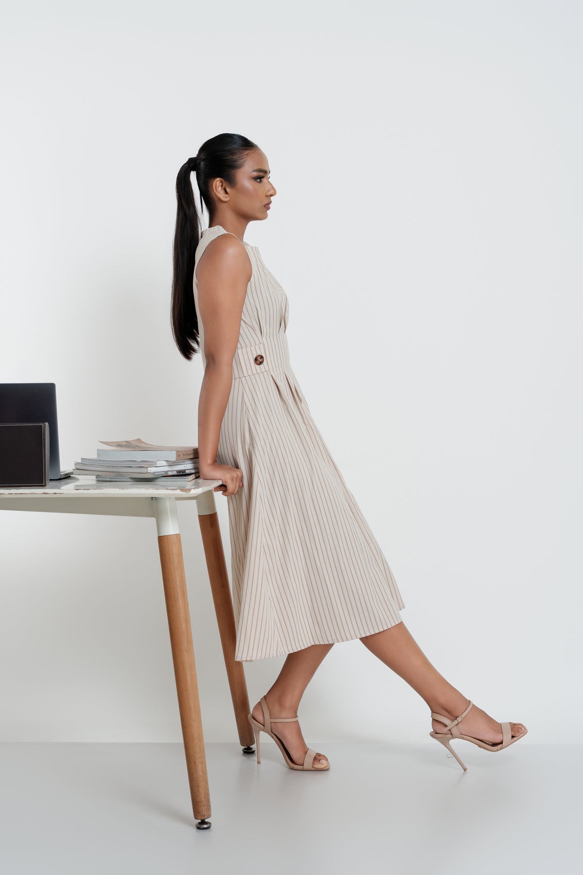 SLOANE - SLEEVLESS MINI DRESS