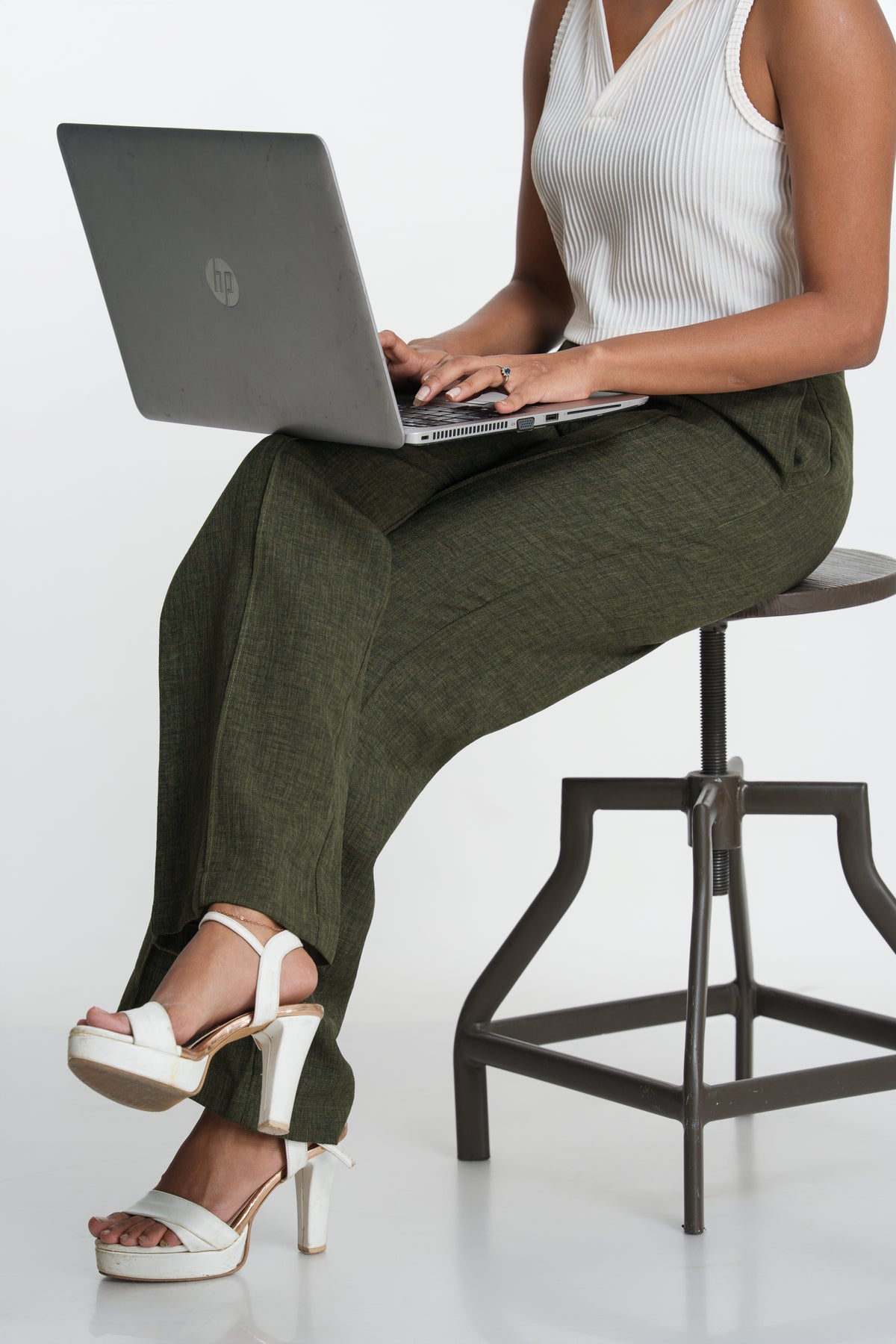 FIORELLA-HIGH WAISTED PINTUCK PANT