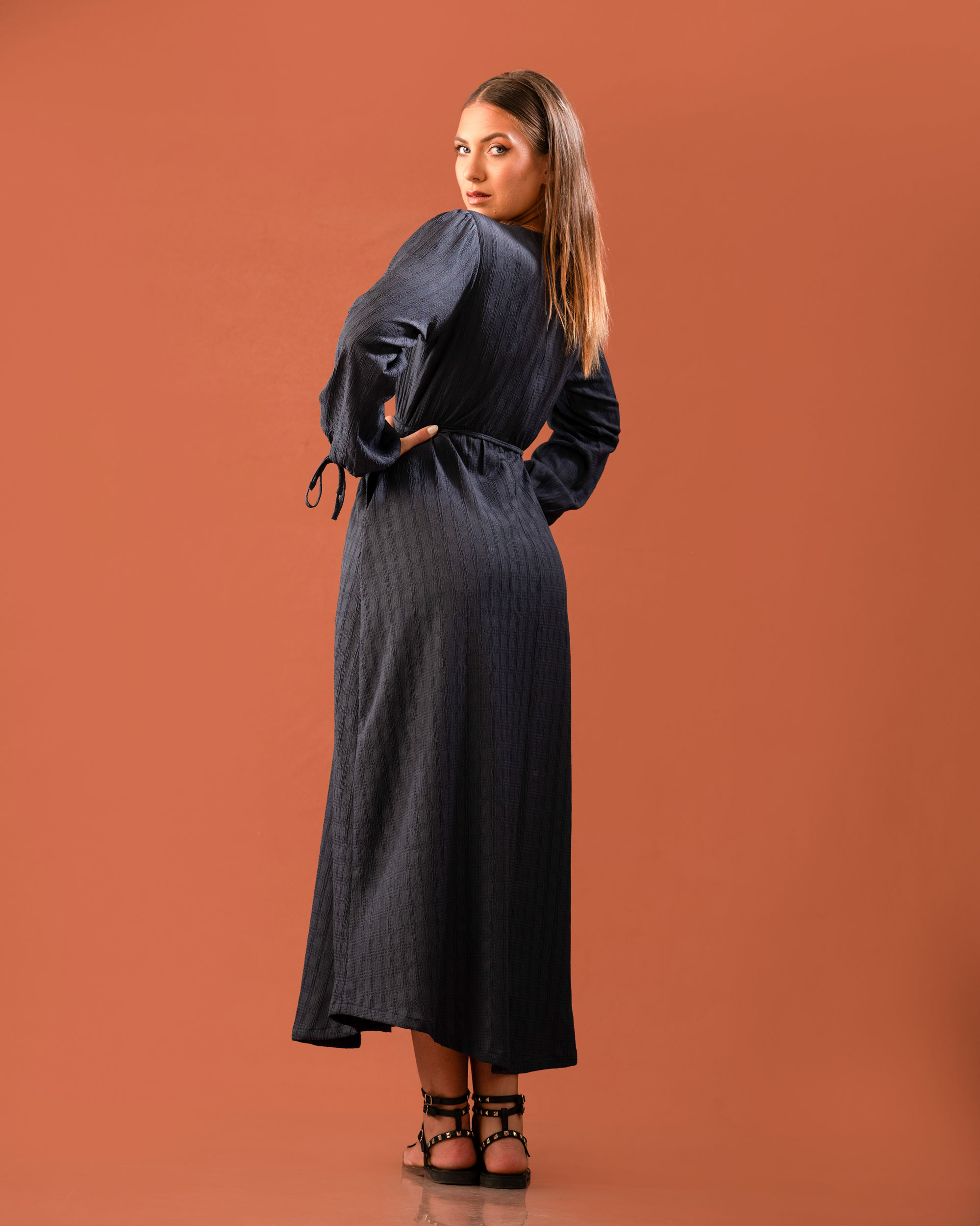 Mehek Textured Maxi Dress – Coal Grey
